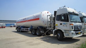 52.6M3 3 Axle Cryogenic LNG Tank With Trailer