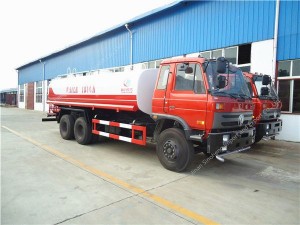 Dongfeng 6×4 water truck (20-22m3)