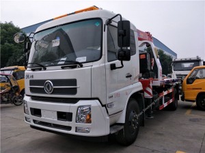 Dongfeng Tianjin wrecker truck with crane