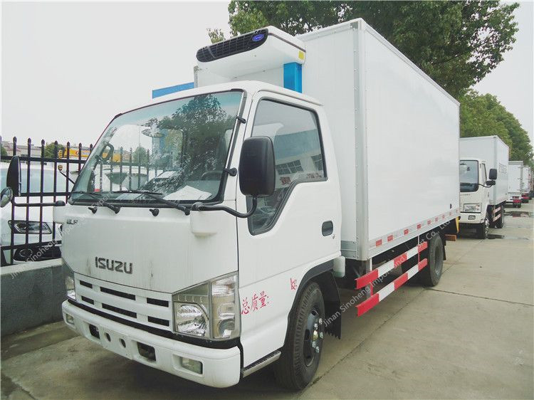 refrigerated-truck-ISUZU-2