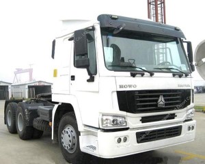 SINOTRUK HOWO 6×4 tractor truck