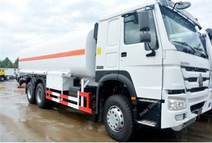 SINOTRUK HOWO Fuel/Oil Tank Truck